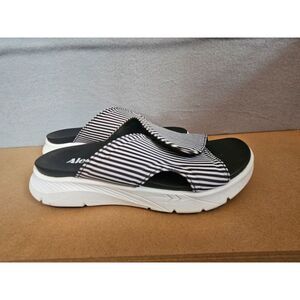 Alegria slides size 6.5